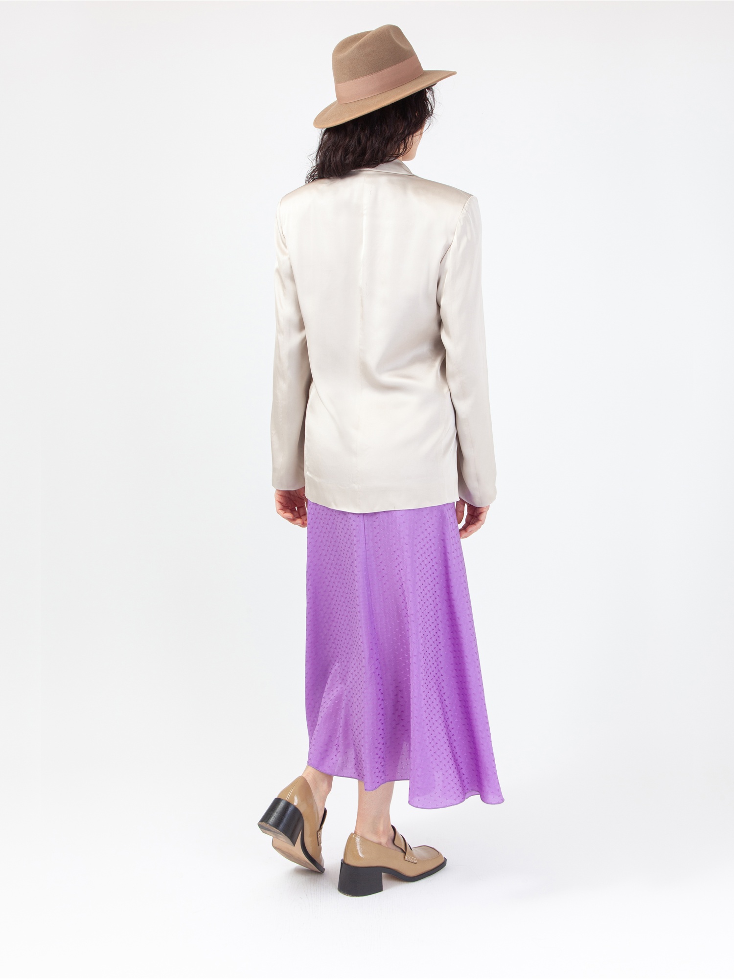 Vestito donna, abito intero  blazer doppiopetto e gonna midi con spacco. Color beige e lilla, 100% viscosa, made in Italy. Acquista online!